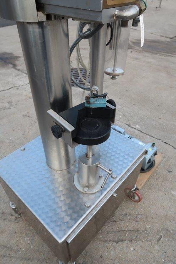 Used GAI 404 Semi-Automatic Vacuum Corker