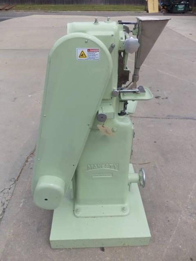 Used Manesty E2 Single Punch Tablet Press