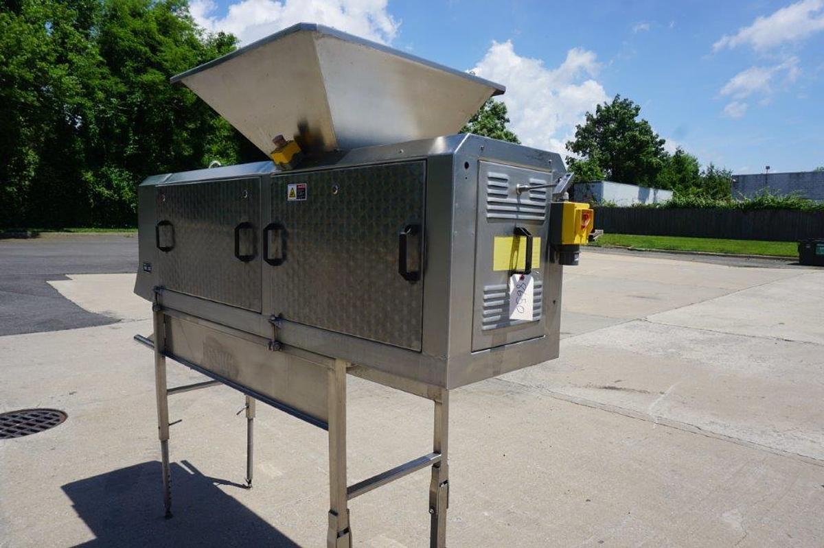 Used Rauch A12 Grape Destemmer/Crusher, Portable