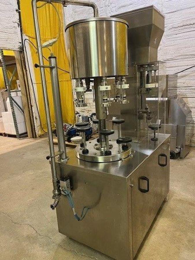 Used Bubbio 6 Head Wine Bottling Machine, with Corker