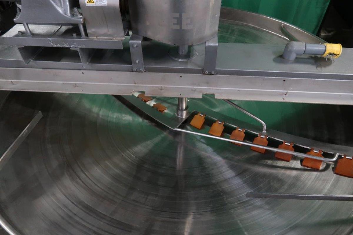Used Lee Shallow Design Stainless Jacketed Kettle/Pan, Scraped Surface Agitation