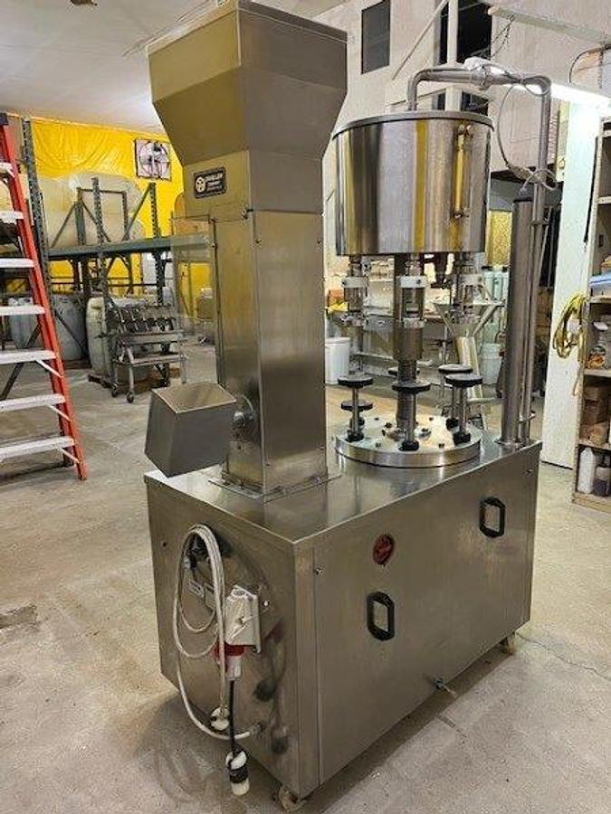 Used Bubbio 6 Head Wine Bottling Machine, with Corker
