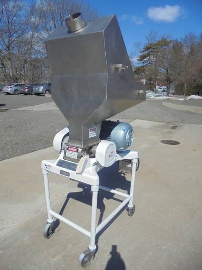 Used Fitzpatrick D6 Comminuting Mill, 7.5 HP Motor