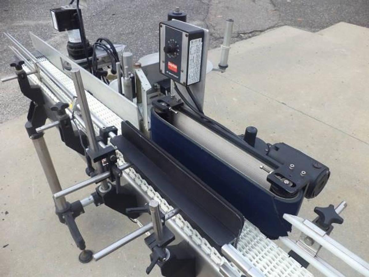 Used Universal Automatic Pressure Sensitive Wraparound Labeling Machine