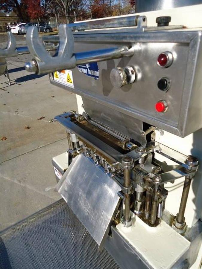 Used Toresani Mt-265a Four Punch Tortellini Machine