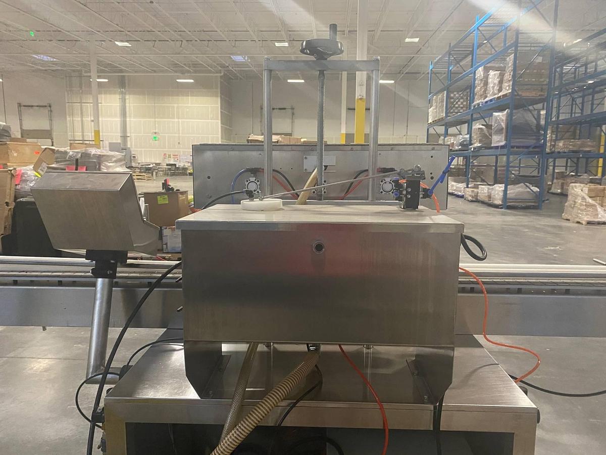 Used ACCUTEK Six Head”Auto Pinch 25″  Liquid Filler