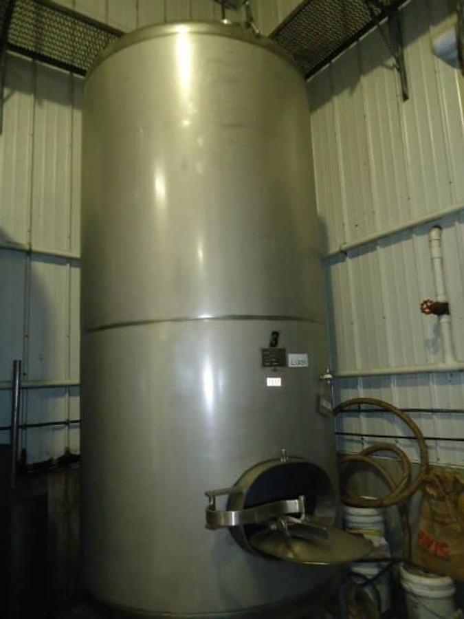 Used 1,540 Gallon Hubert C. Stollenwerk Stainless Vertical Closed Tank