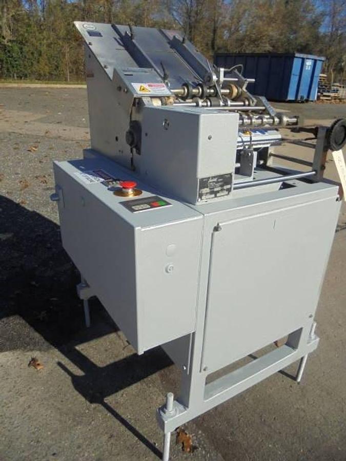 Used Labelette SGPW Semi-Automatic Glue Labeler