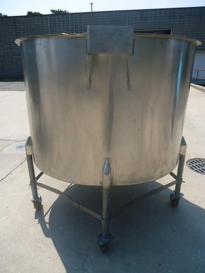 Used 600 Gallon Stainless Steel Vertical Tank, Portable