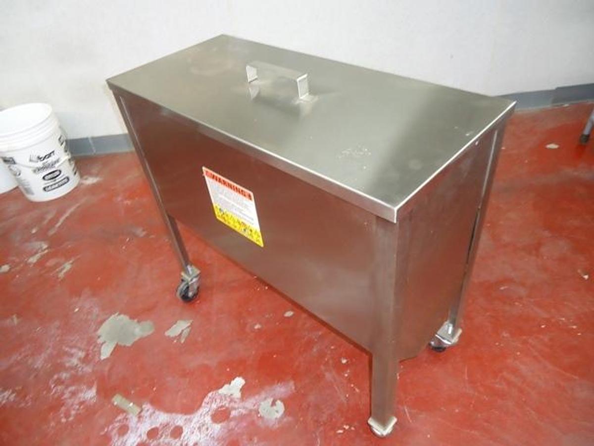 Used Kaps-All VOL-32-8 Automatic Piston Filler, 20 Oz. Pistons, Like New