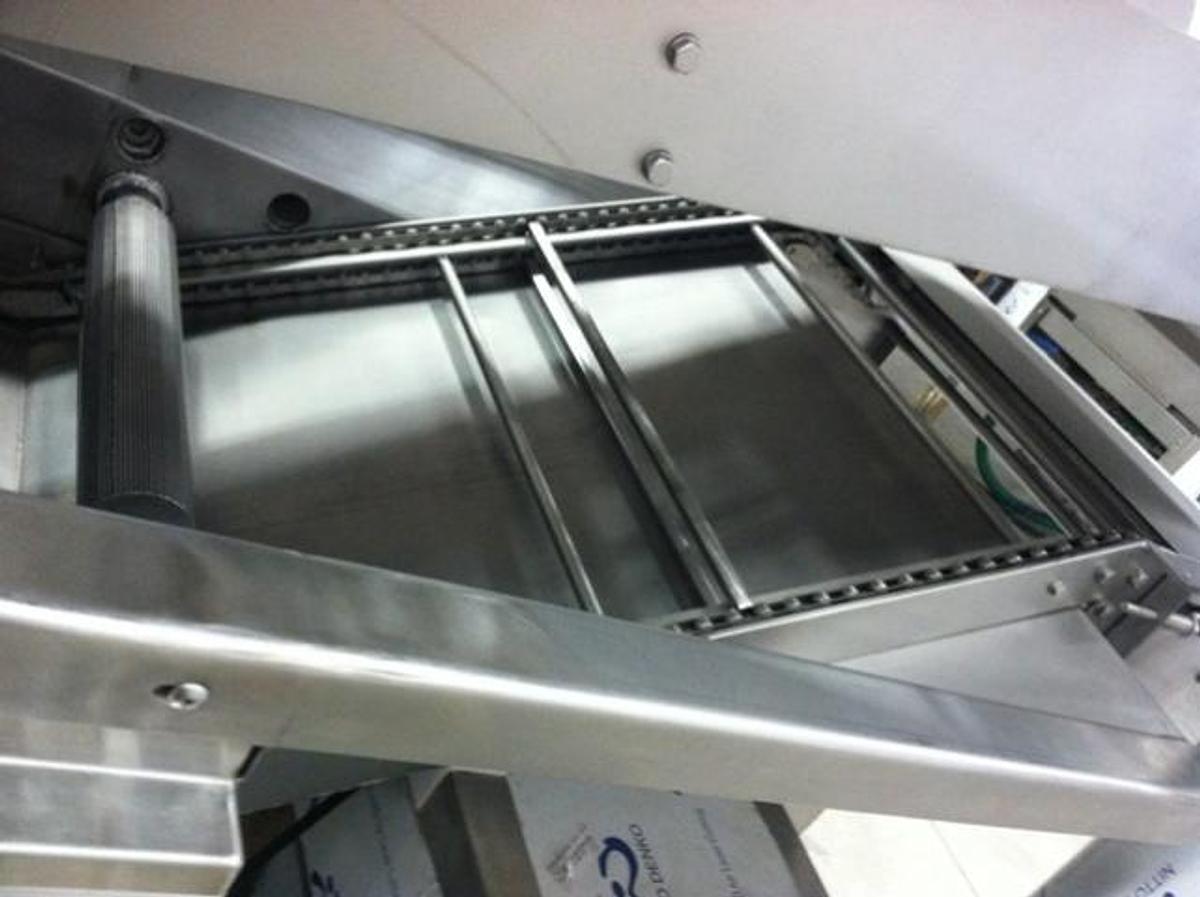 Used Heat and Control “Mastermatic” 8-24 sanitary direct-heated fryer