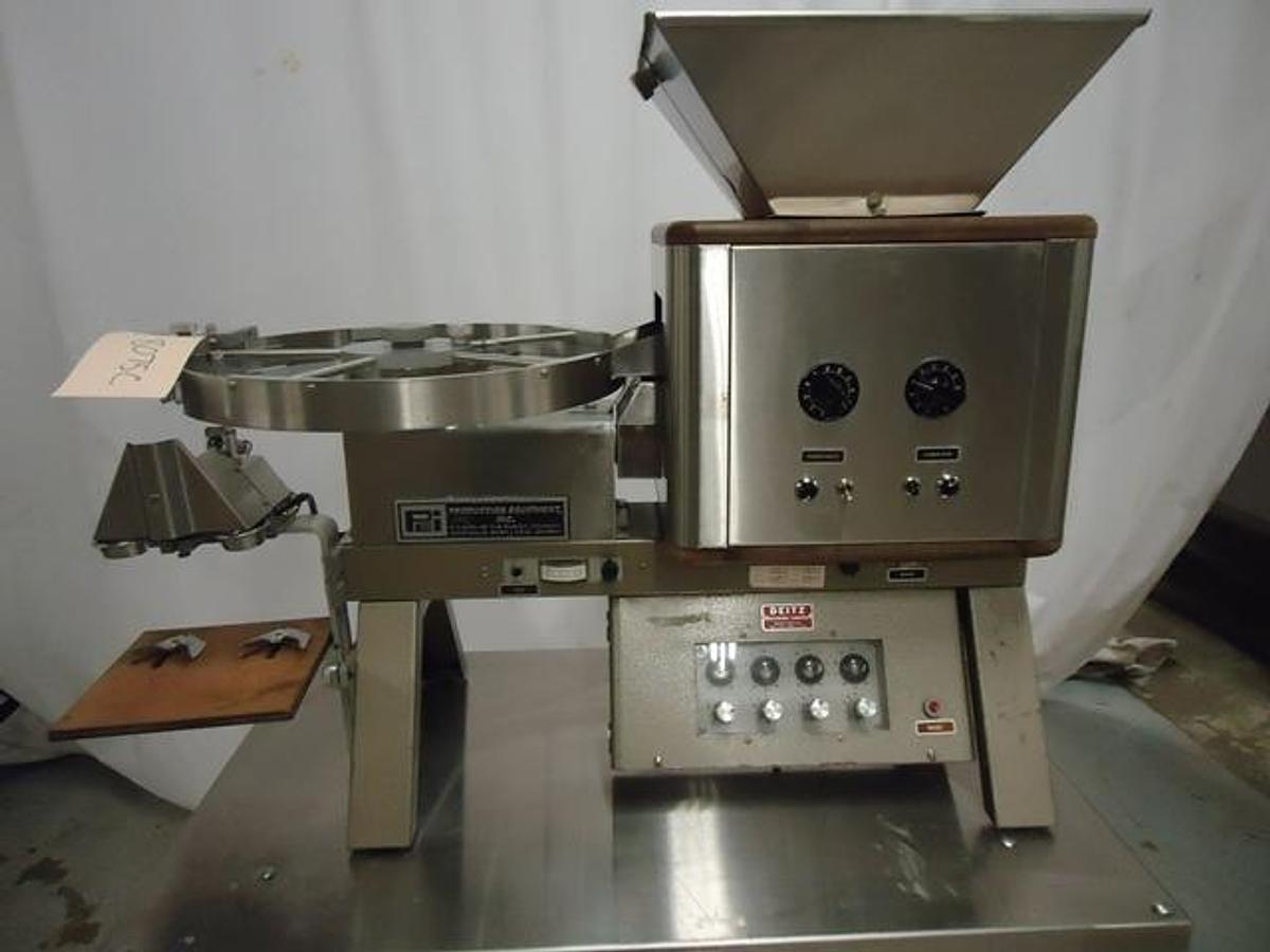 Used Versacount 714L Tabletop Tablet/Capsule Counting Machine