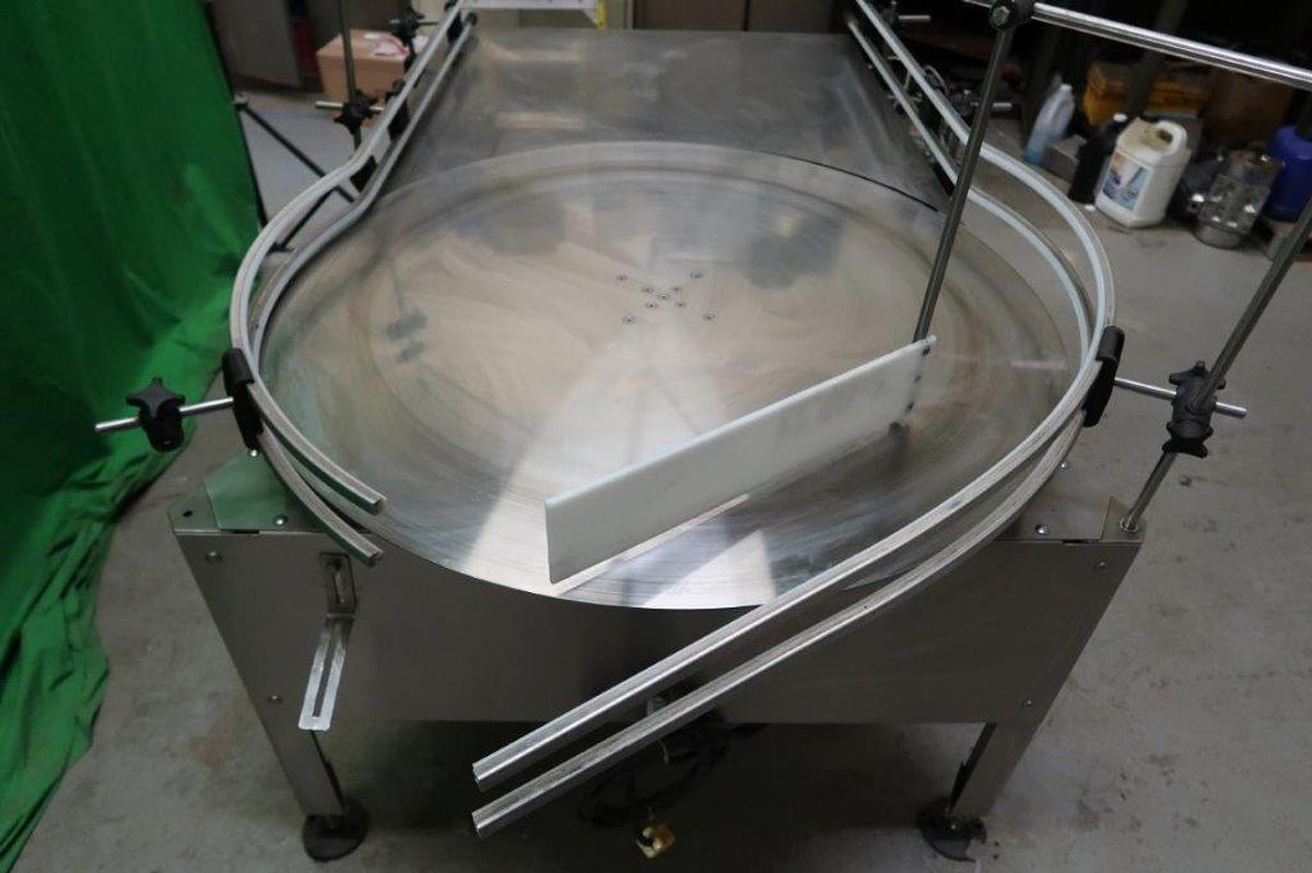 Used 40 In. Diameter E-PAK Stainless Steel Rotary Unscrambling/Accumulating Table