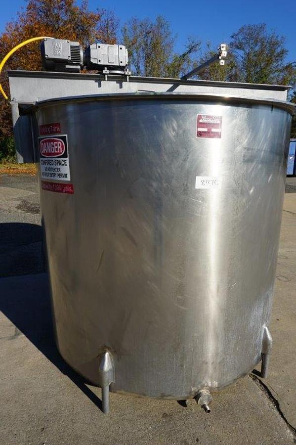 Used 1,360 Gallon Permasan Stainless Steel Vertical Mix Tank