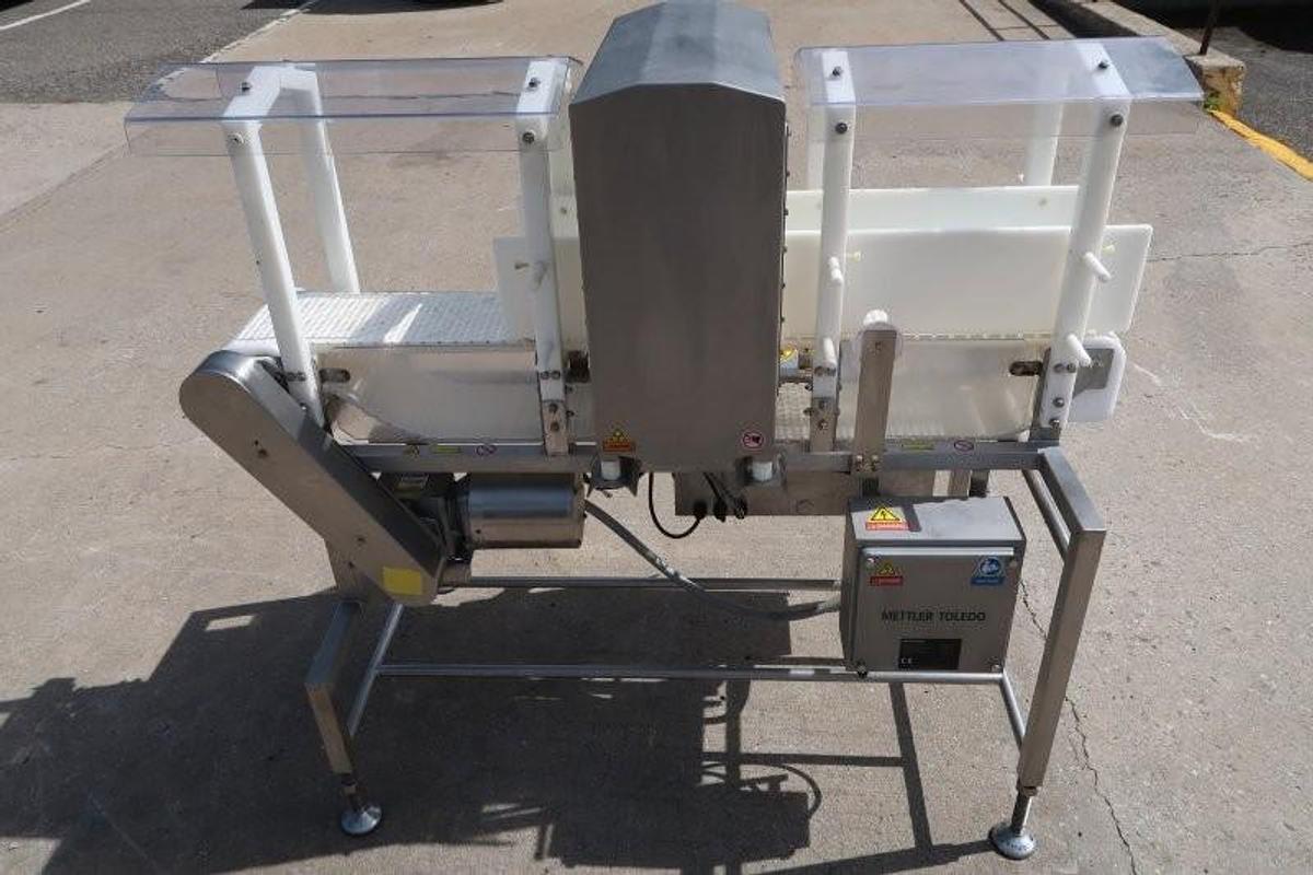 Used Safeline Mettler Toledo SL1500 Metal Detector, 9 X 12 In.