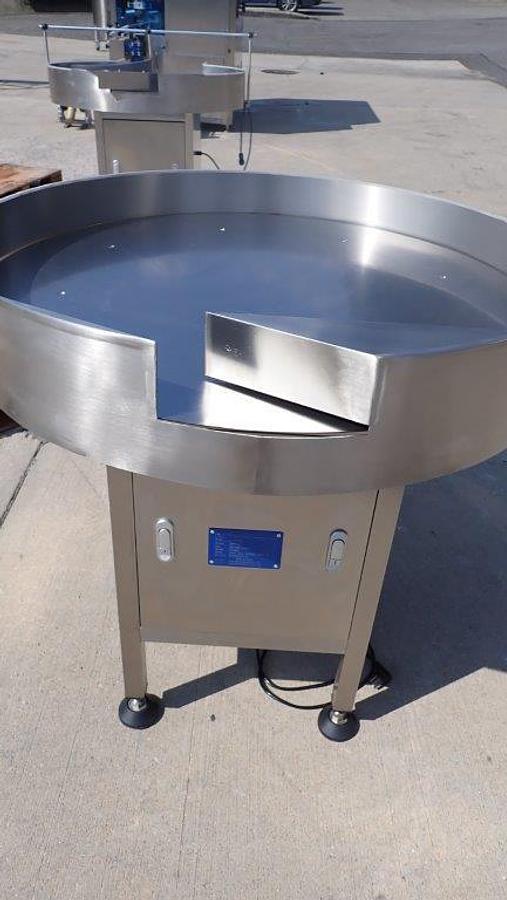 Used Metica 36 in SS Rotary Unscrambling/Accumulating Table, Varnished