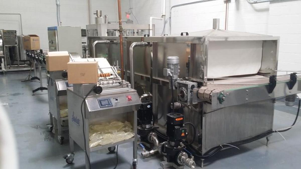 Used Ice Tea/Water Bottle Filling Line, 4,000 Bottles Per Hour, CIP