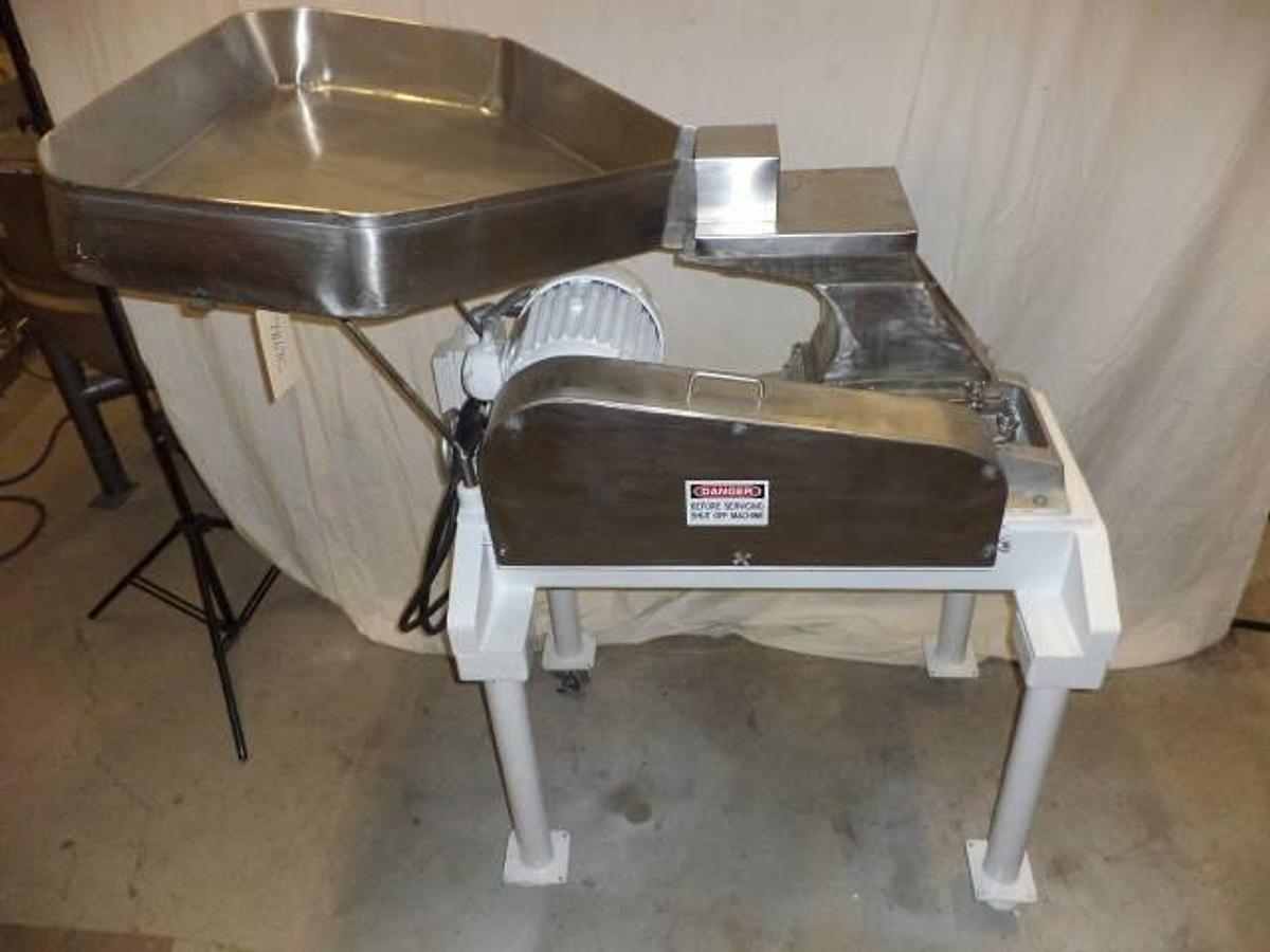 Used Fitzpatrick D6 Comminuting Mill, Pan Fed, XP