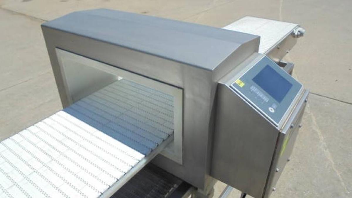 Used S + S Stainless Steel “Detector 5” Metal Detector, 19 IN. X 6-3/4 IN. Opening