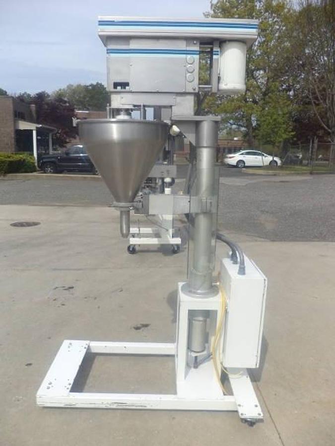 Used GEI/MATEER Single Auger Powder Filler, Agitated Hopper