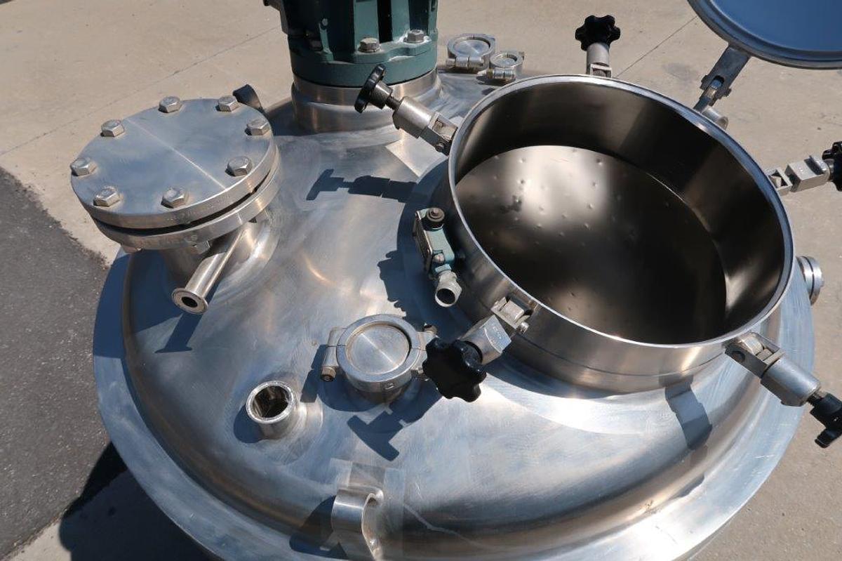Used 300 Gallon Mueller 316 Stainless Jacketed Vacuum Agitated Reactor