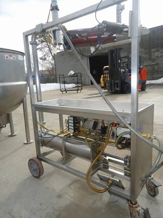 Used Cleveland Metering Filling Station With Tipper Tie Closure