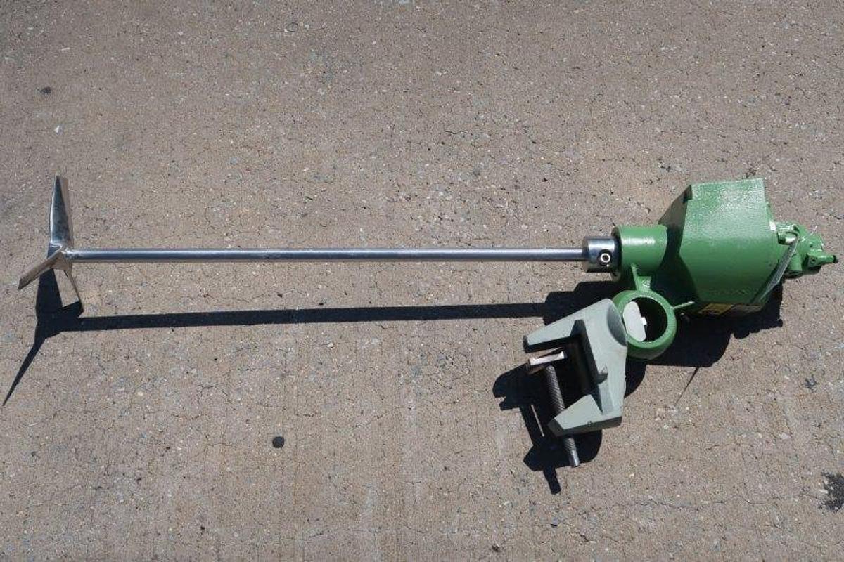 Used Lightnin Air Operated Clamp-On Agitator, 37 In. Shaft