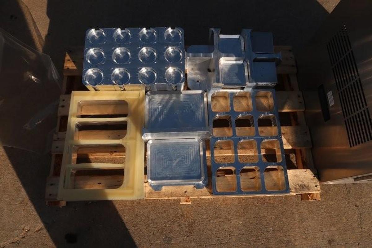 Used Variovac Optimus Thermoforming Form Fill Seal Machine