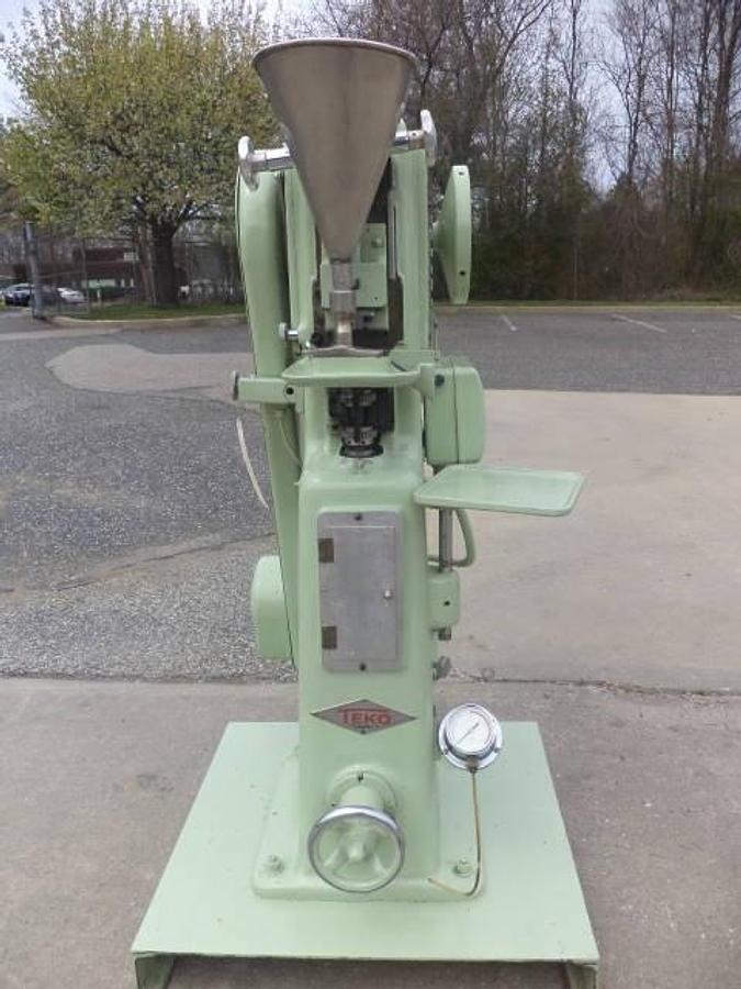 Used Manesty E2 Single Punch Tablet Press