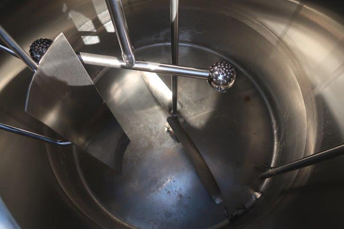 Used APV Crepaco 800 Gallon SS Mixing Tank, 94 PSIG Jacket