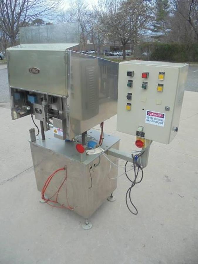Used King CF100RL Stainless Steel Bottle Cottoner, 100 Per Minute