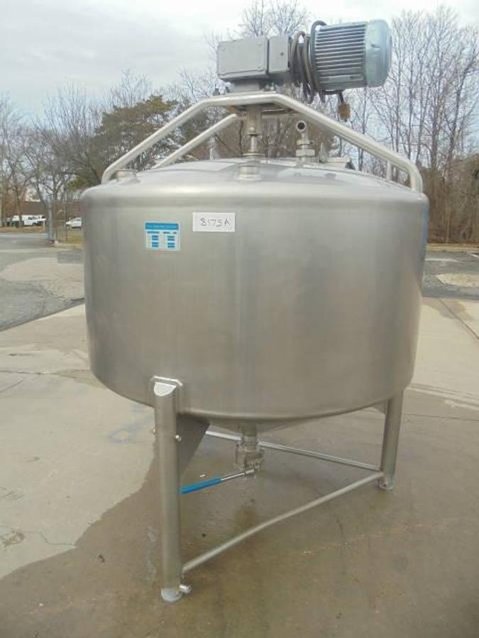 Used 500 Gallon Mueller Cone Bottom Mix Tank, 5 HP