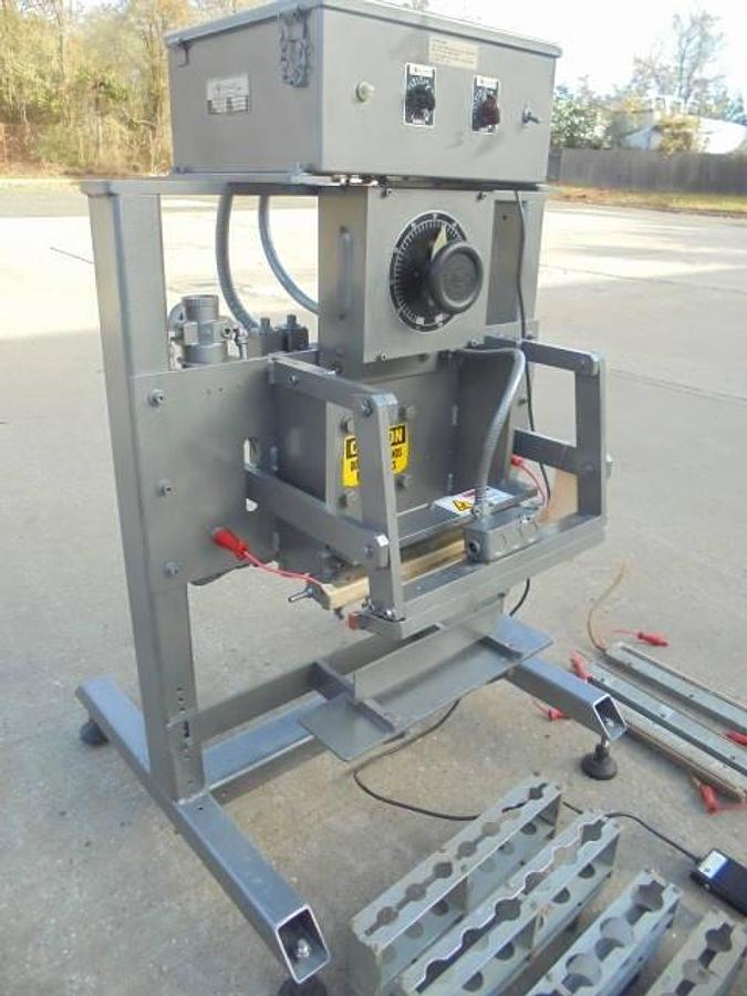 Used Vertrod 14P/PTV Semi-Auto Plastic Tube Sealer