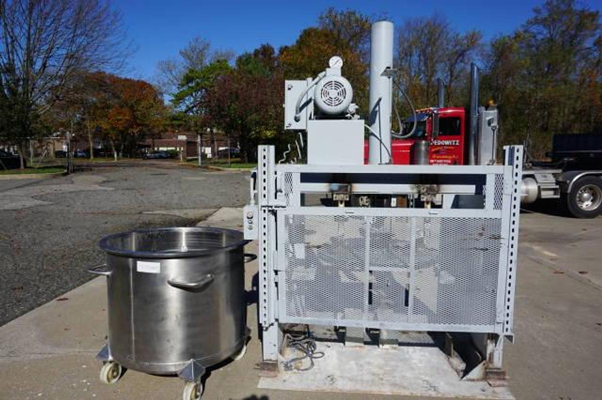 Used Niemann Kreis Vkdv Vacuum Dissolver, With 400 Liter Change Cans