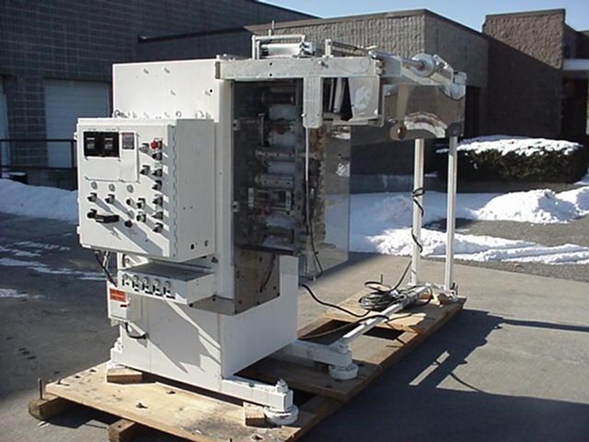 Used Circle V6n20 Towelette Packaging Machine