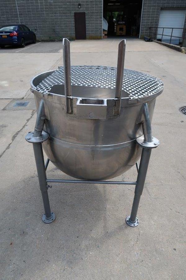 Used 100 Gallon Groen Stainless Hemispherical Kettle, 125 PSI Jacket