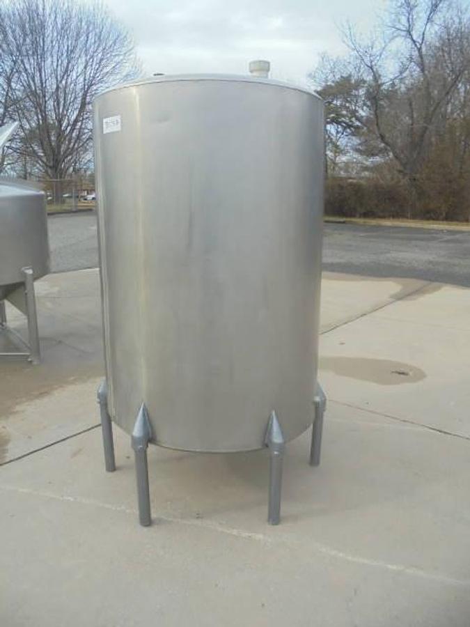 Used 450 Gallon Stainless Steel Vertical Closed Tank