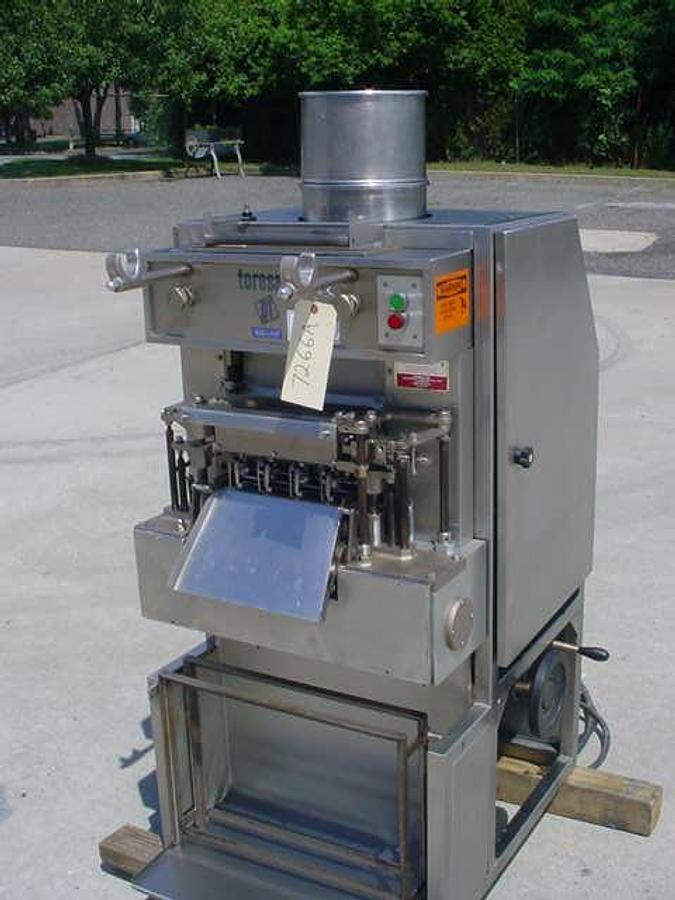 Used Toresani Mt265-A Four Punch Tortellini Machine