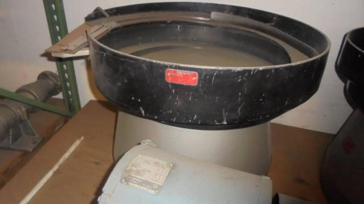 Used Automation Devices “Peeco” 28″ Dia. Vibratory Feeders (6)