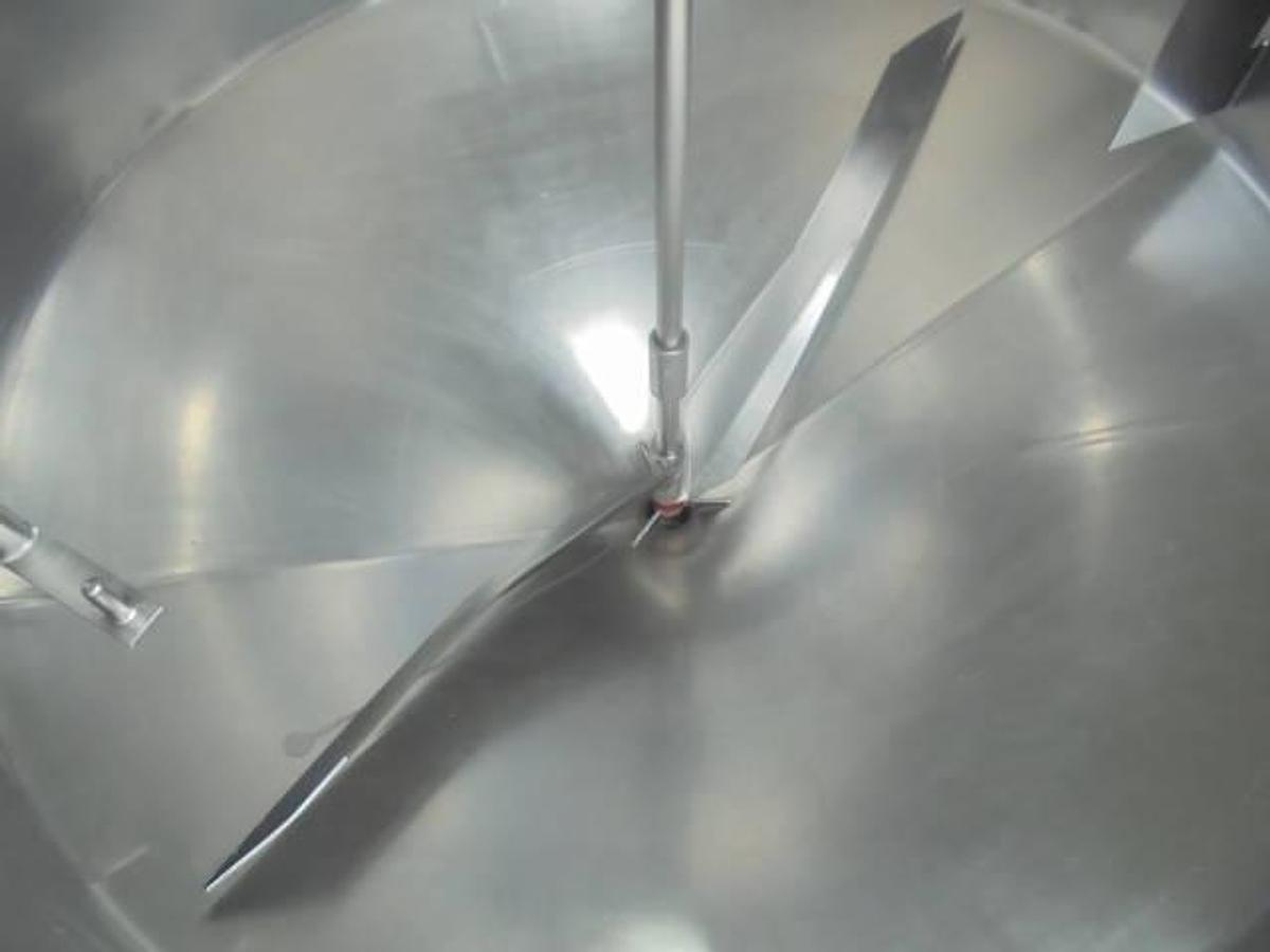 Used 500 Gallon Mueller Cone Bottom Mix Tank, 5 HP