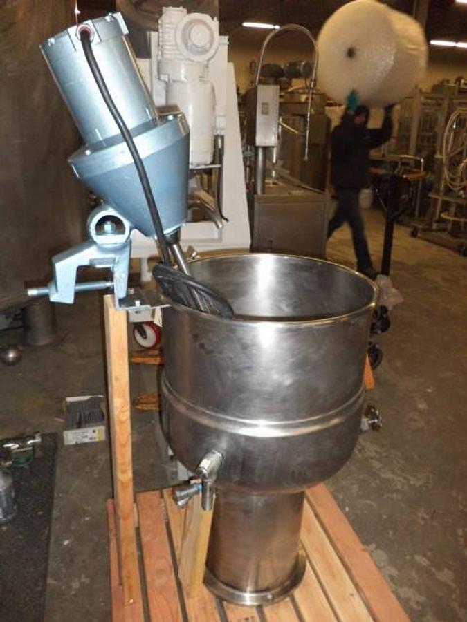 Used 25 gallon Cleveland Range jacketed mix kettle, 50PSI, CRN rated