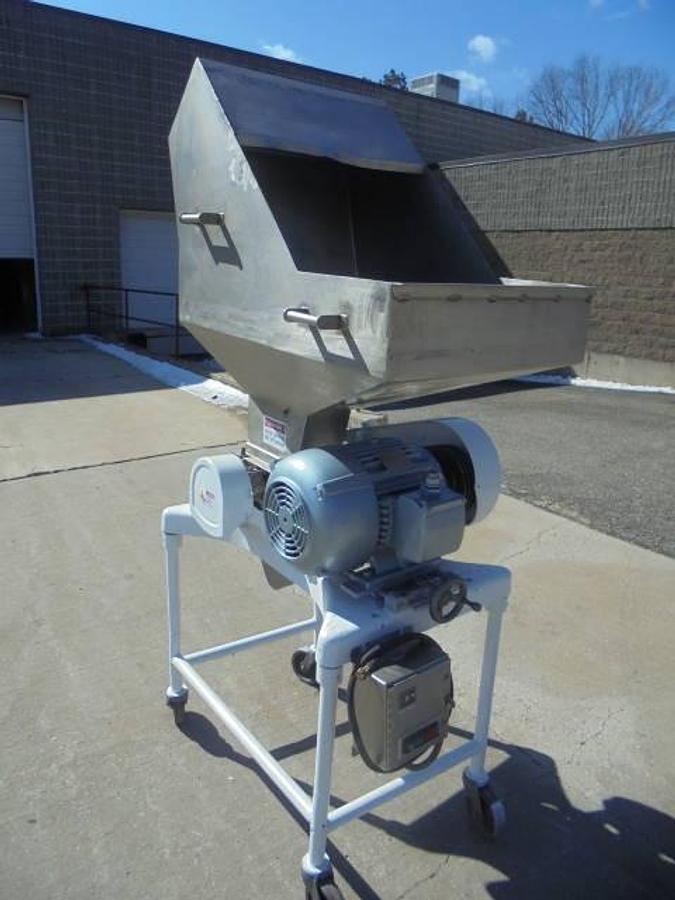 Used Fitzpatrick D6 Comminuting Mill, 7.5 HP Motor