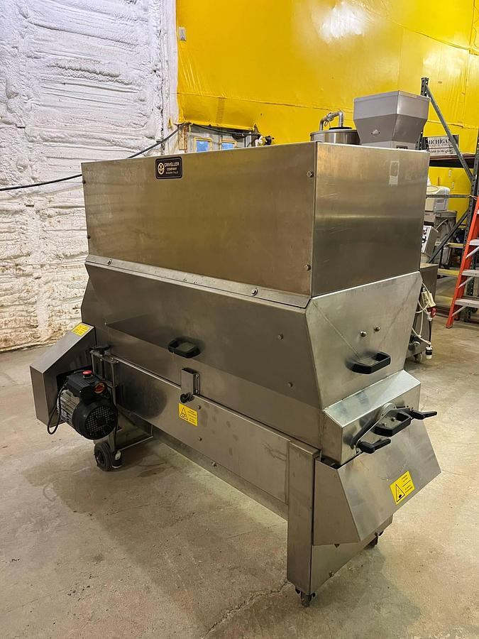 Used Criveller Grape Crusher/Destemmer