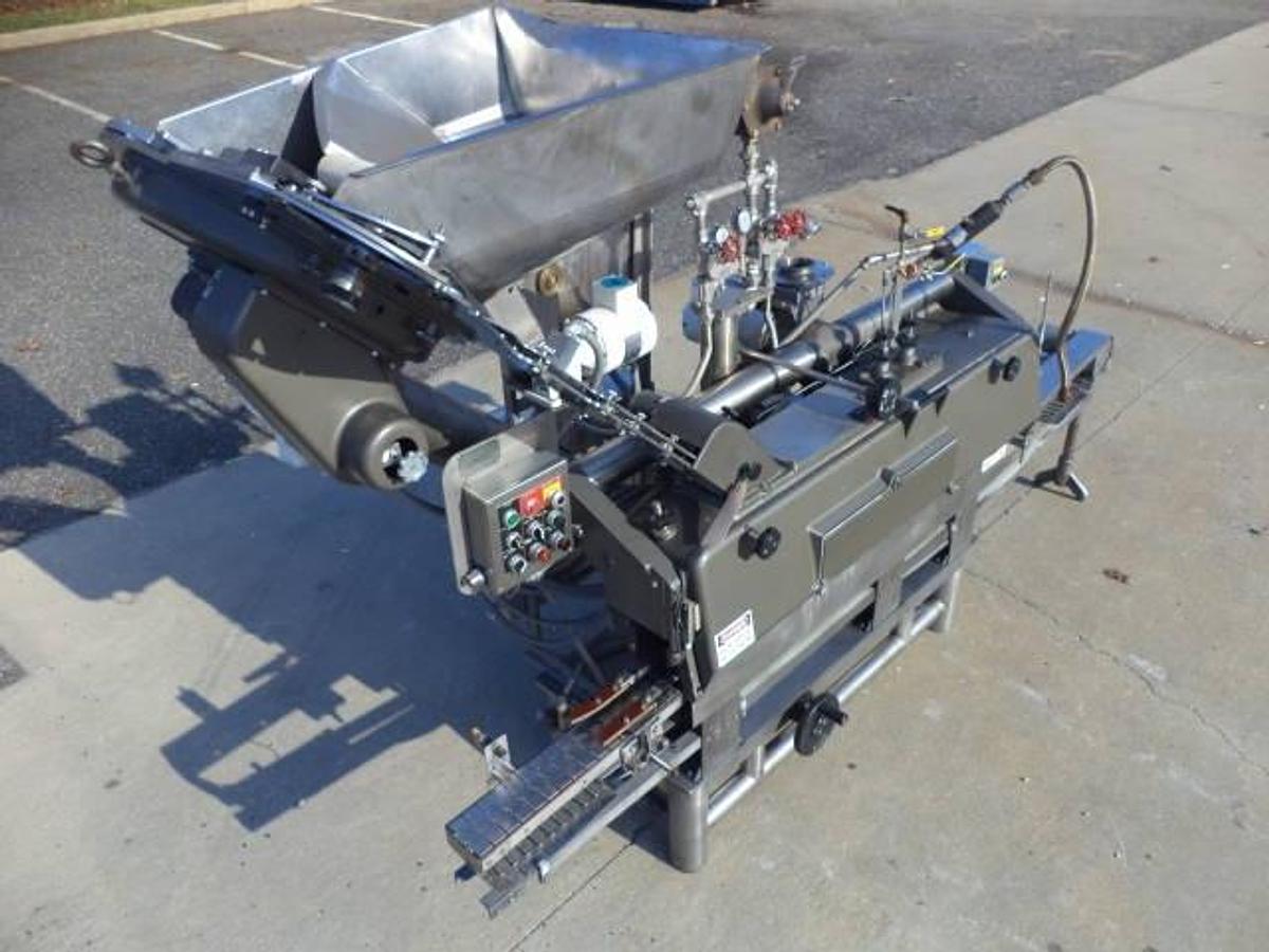 Used Crown 4LH High Speed Straight Line Vacuum Sealing Machine, 38mm  Diameter Caps