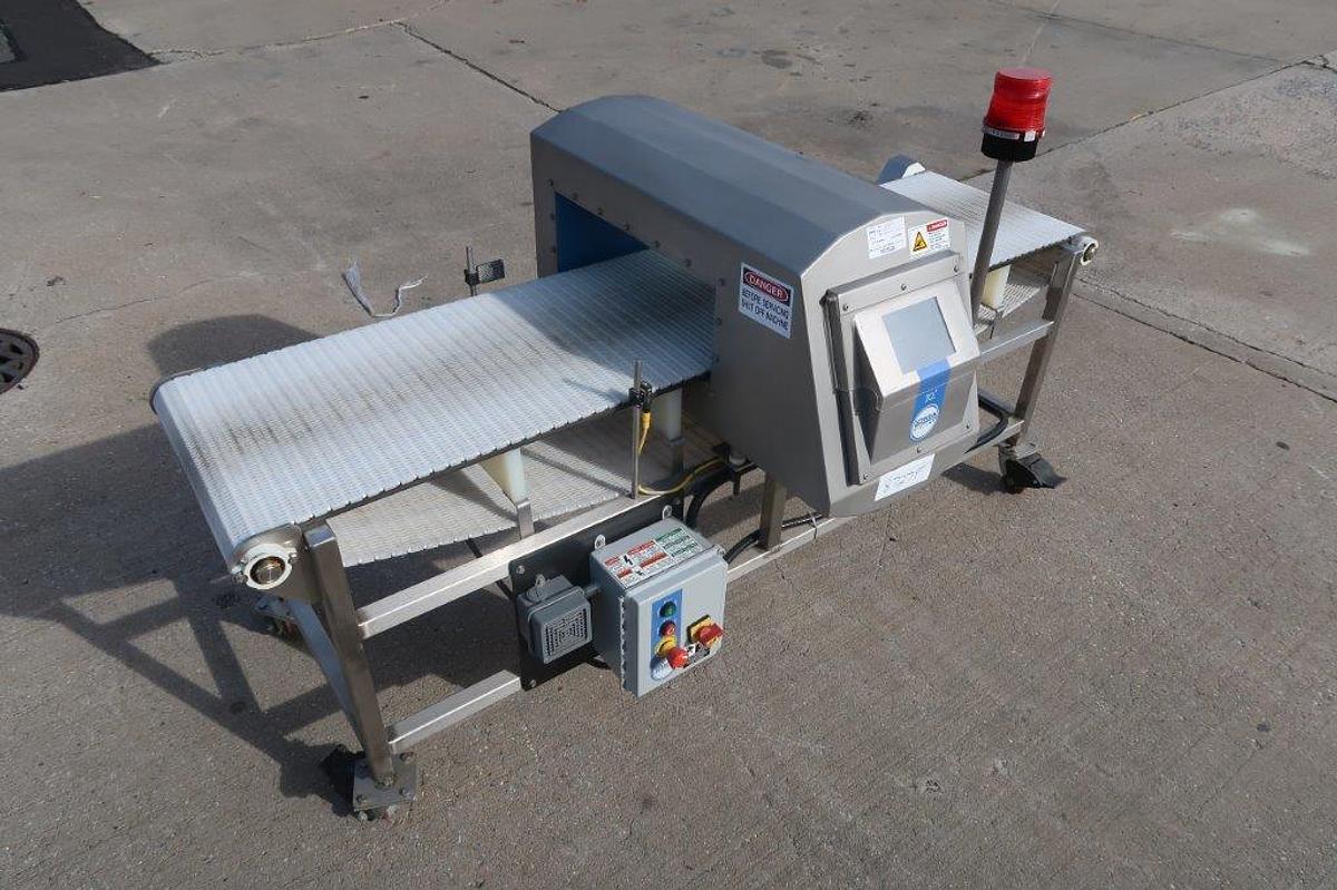 Used Loma Conveyorized Metal Detector, Aperture 21 In. Wide X 7 In. High
