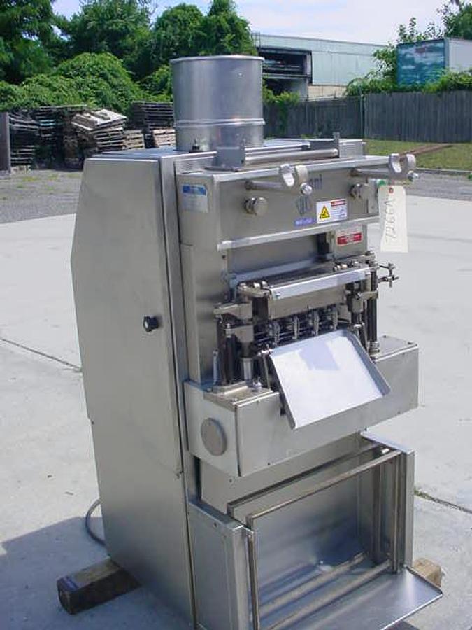 Used Toresani Mt265-A Four Punch Tortellini Machine