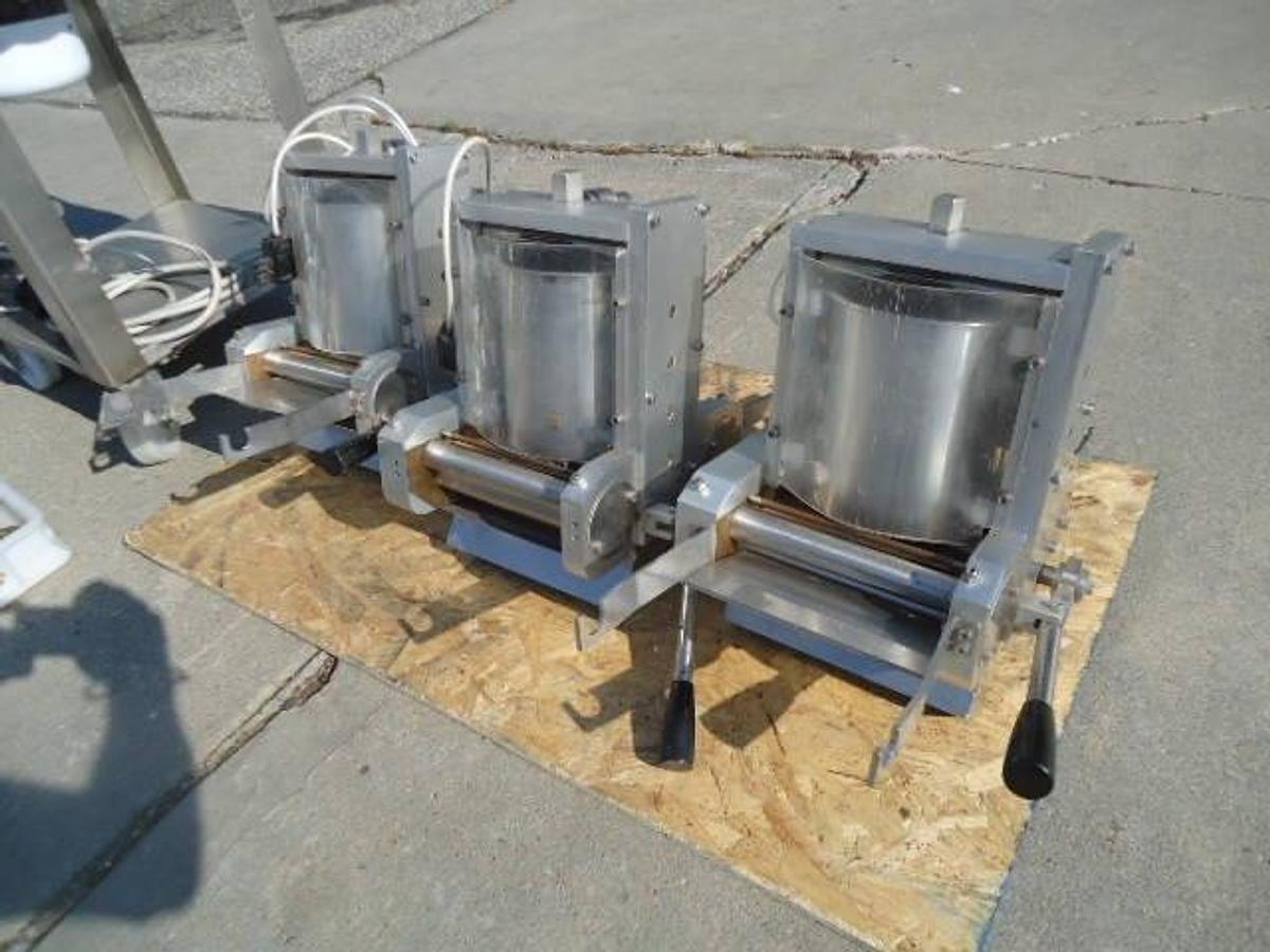 Used La Monferrina P6 Pasta Mixer/Extruder w/dies and Ravioli Attachments