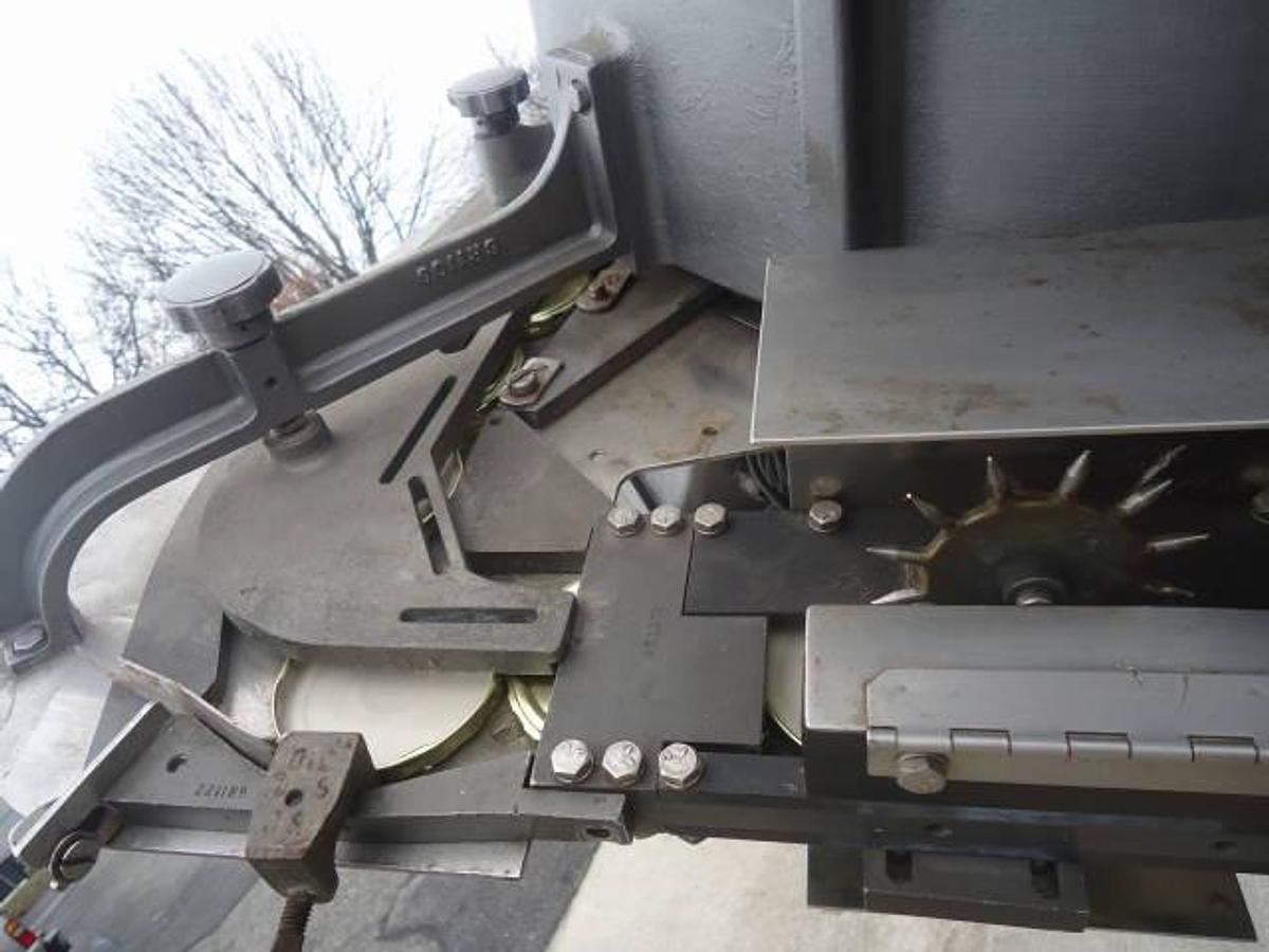 Used WHITE CAP “VAPOR VACUUM””  CAPPER, 82mm