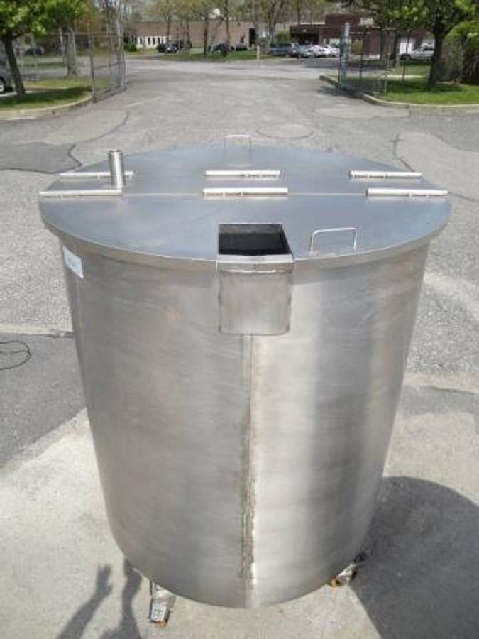 Used 500 Gallon Stainless Vertical Tank, Portable