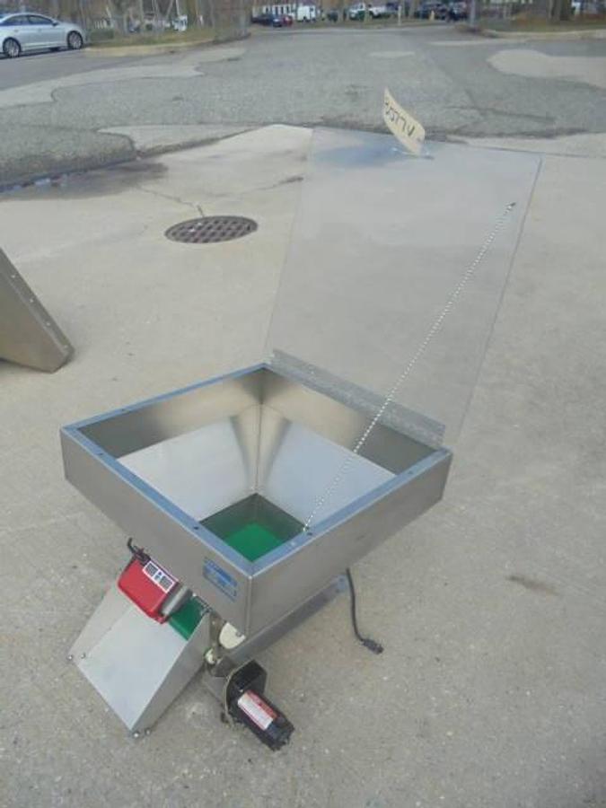Used Hoppmann 23 In. X 24 In. Stainless Vibratory Feeder